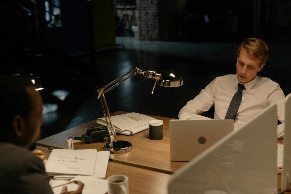 Como Investigar Antecedentes Criminais Antes de Contratar Funcionários